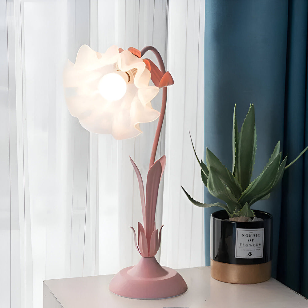 Talia - Elegante Antike Tischlampe mit Fransen Design und Charmvollem Blumenmuster