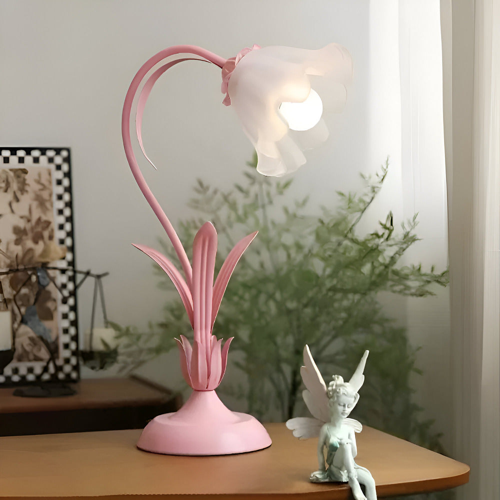 Talia - Elegante Antike Tischlampe mit Fransen Design und Charmvollem Blumenmuster