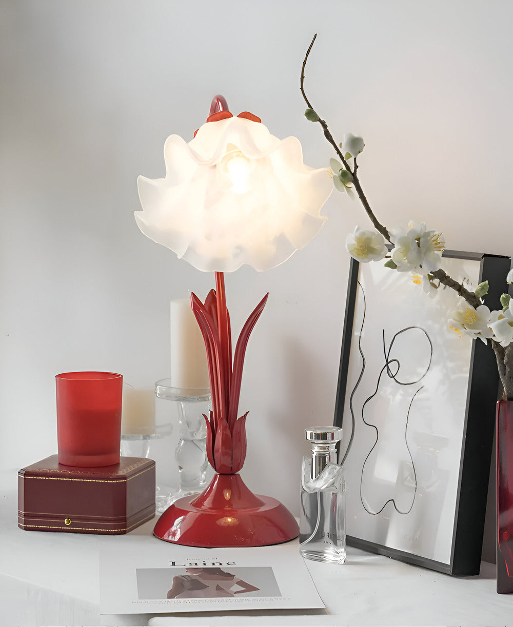 Talia - Elegante Antike Tischlampe mit Fransen Design und Charmvollem Blumenmuster
