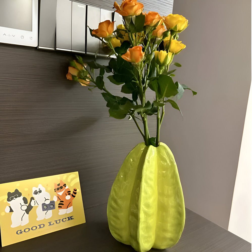 Nerithia - Handgefertigte Keramische Blumenvase im eleganten Sterrfrucht-Design
