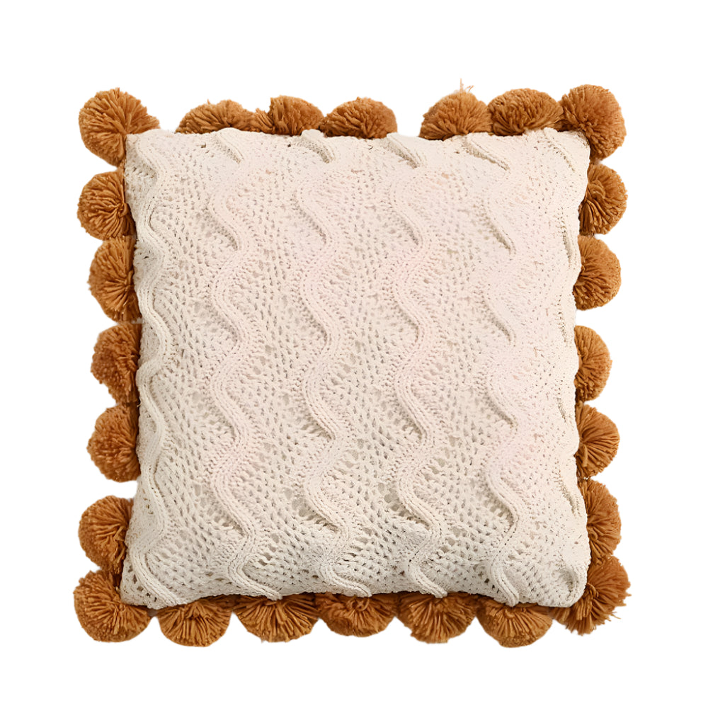 Domitia - Gemütliche gestrickte Kissenhülle mit Quasten im trendigen Boho-Stil