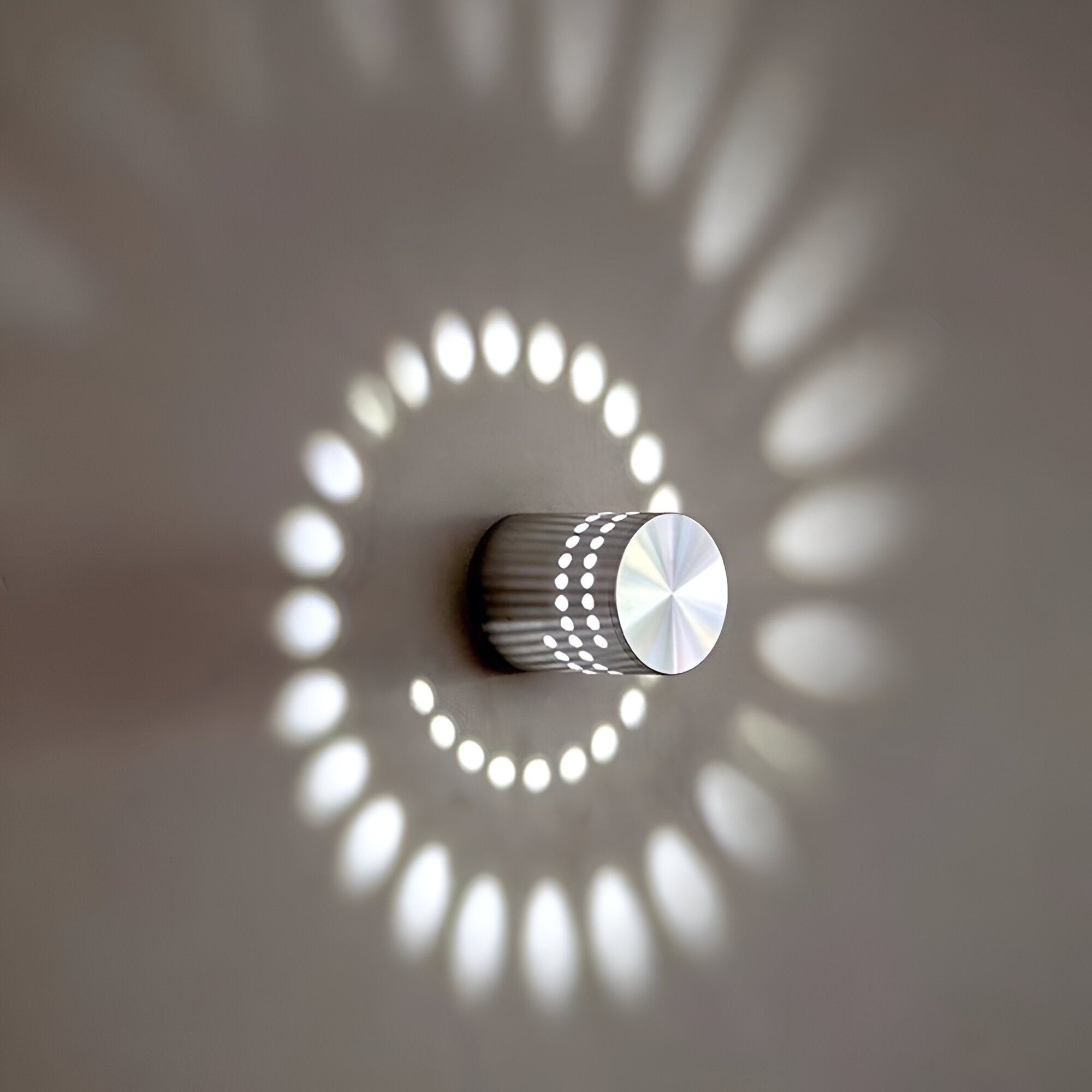 Lythera - Moderne zylindrische LED-Wandlampe mit dynamischer Farbspiralbeleuchtung