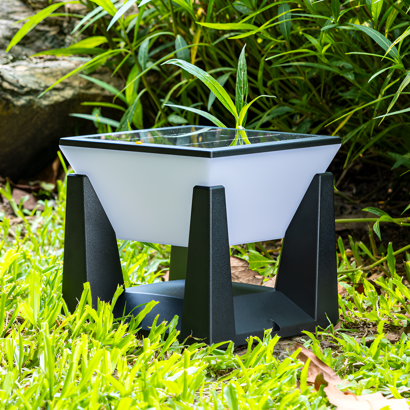 Serelith - Moderne schwarze quadratische Garten-Solarlampe für stimmungsvolle Außenbeleuchtung