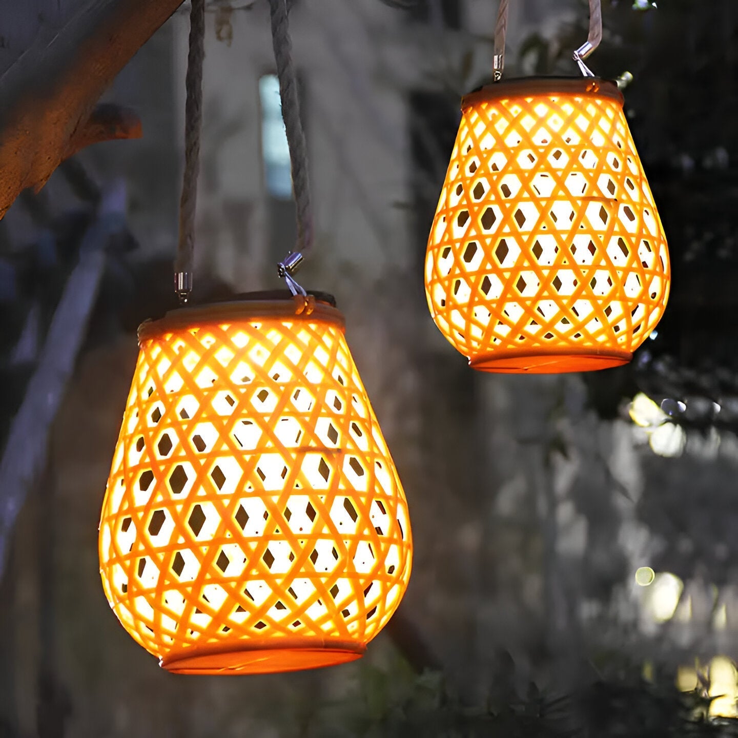 Isavora - Stilvolle solar Gartenlampe mit natürlichem geflochtenem Bambus-Look für stimmungsvolle Außenbeleuchtung