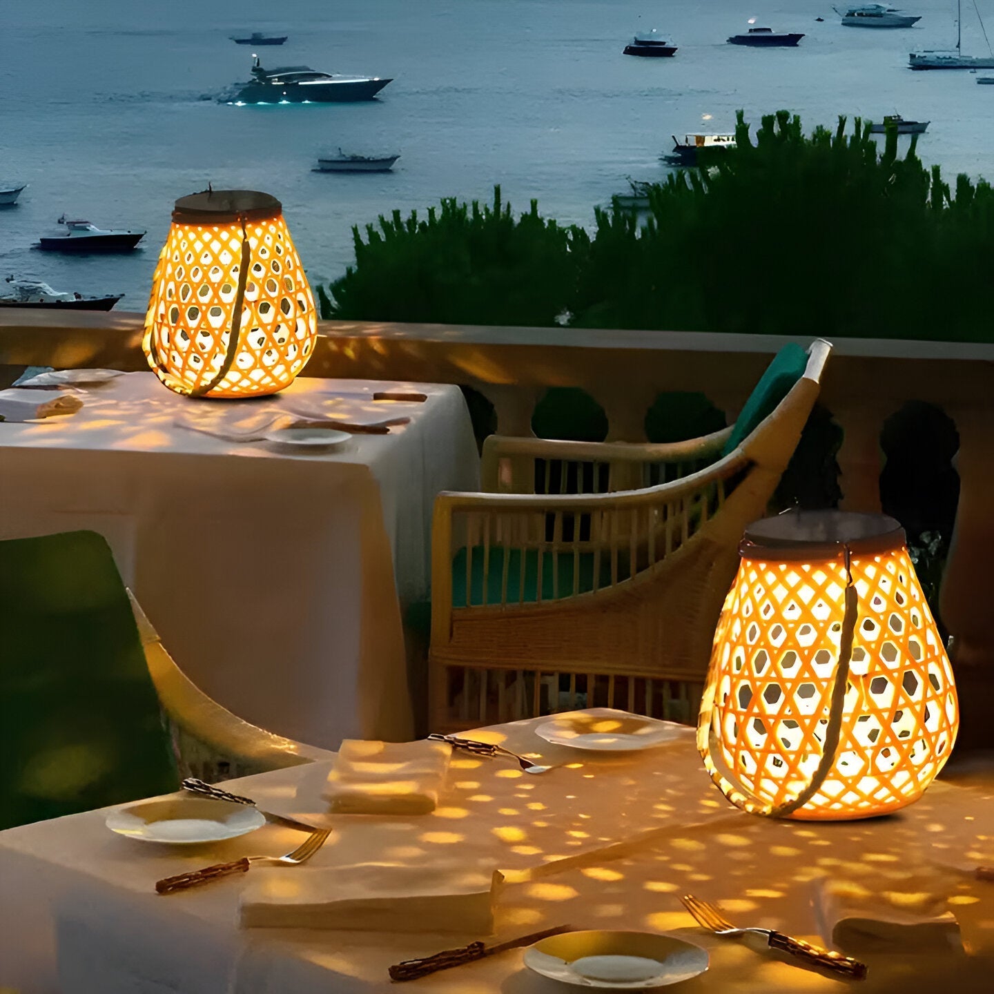 Isavora - Stilvolle solar Gartenlampe mit natürlichem geflochtenem Bambus-Look für stimmungsvolle Außenbeleuchtung