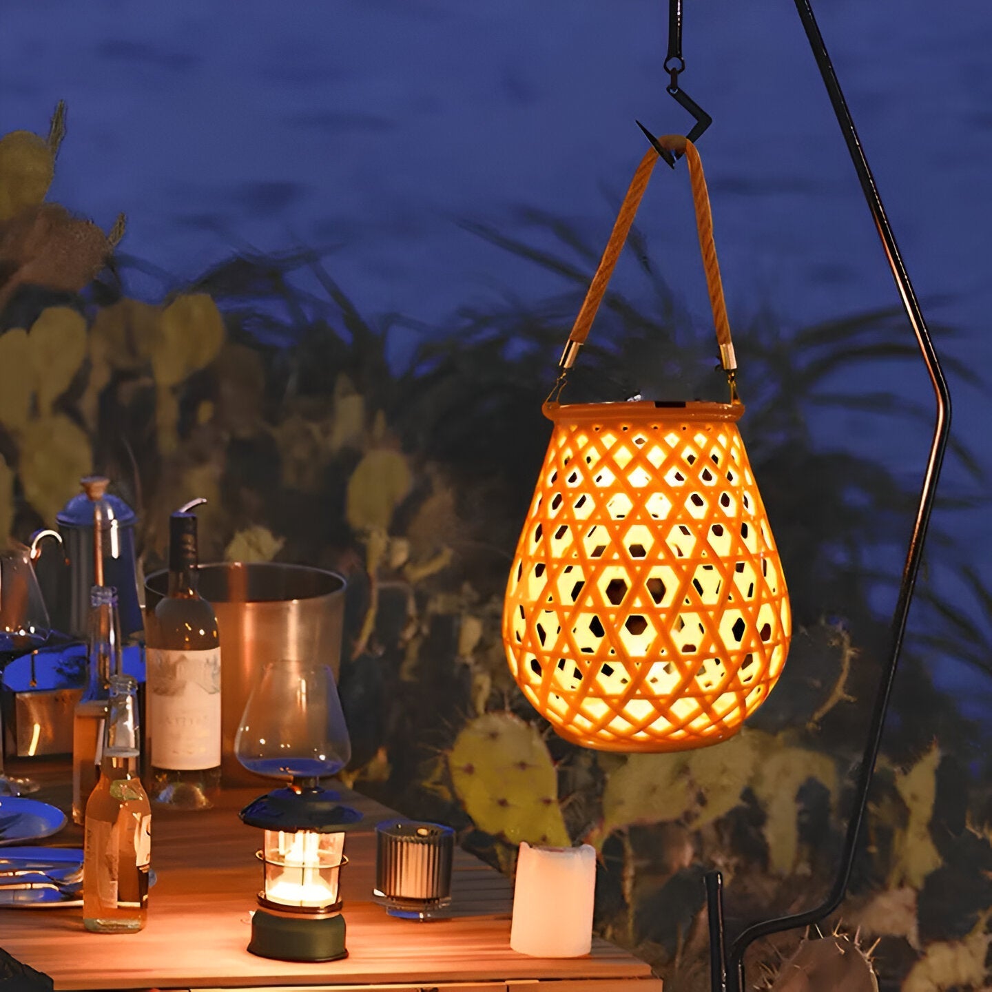Isavora - Stilvolle solar Gartenlampe mit natürlichem geflochtenem Bambus-Look für stimmungsvolle Außenbeleuchtung