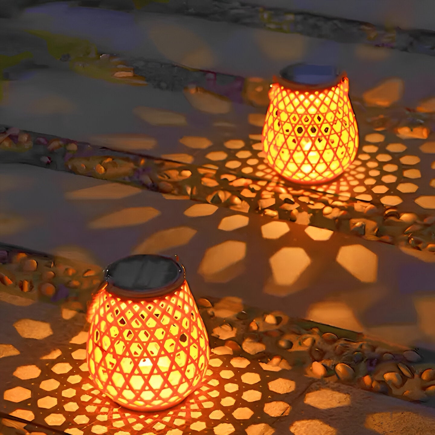 Isavora - Stilvolle solar Gartenlampe mit natürlichem geflochtenem Bambus-Look für stimmungsvolle Außenbeleuchtung
