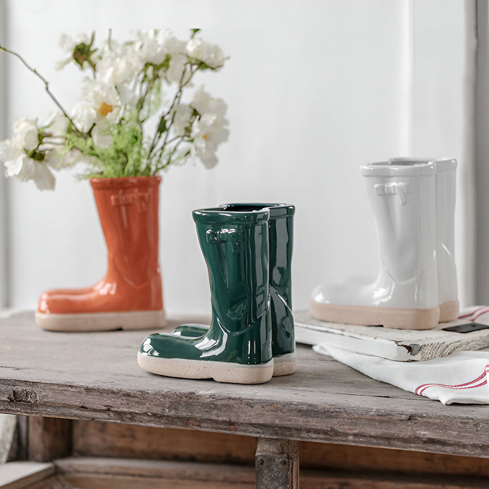 Minthara - Elegante Keramikvase in Charmanter Stiefel-Form für Moderne Dekoration