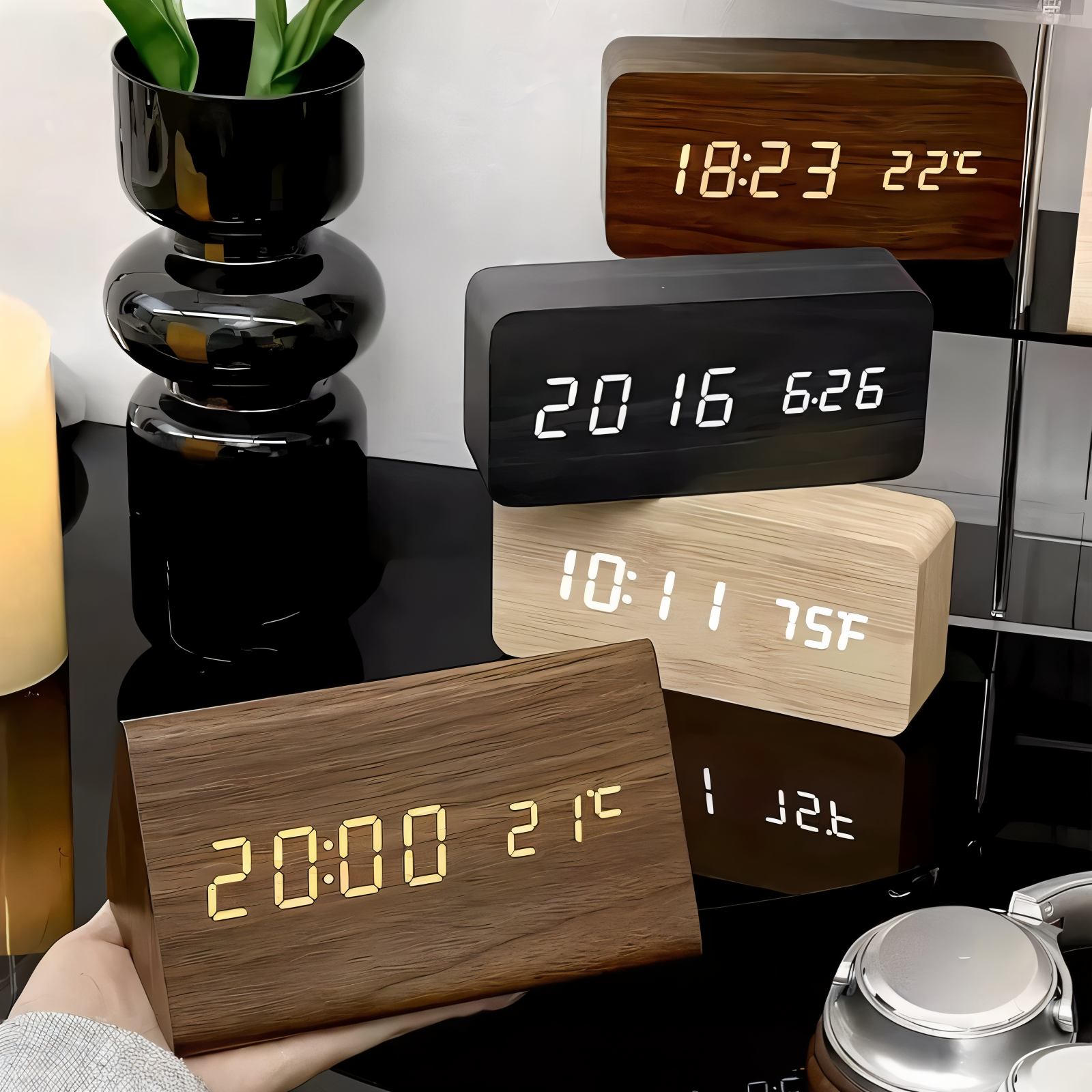 Nox - Moderne Digitale LED Wecker im stilvollen Kunststoffdesign