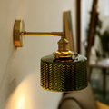 Anpassbare LED-Wandleuchte mit geripptem Glas für skandinavischen Design-Effekt