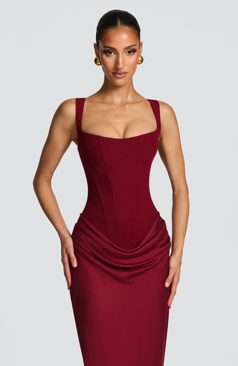 Maxikleid – schmeichelnde Silhouette, zeitlose Eleganz