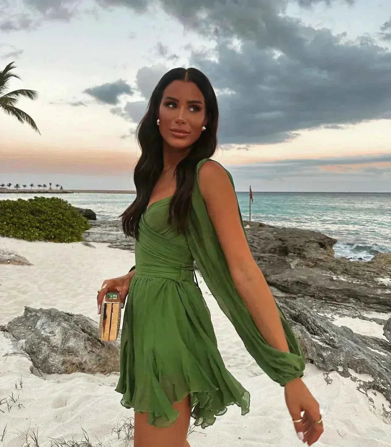 Layla | Verspieltes Minikleid mit voluminösen Ballonärmeln