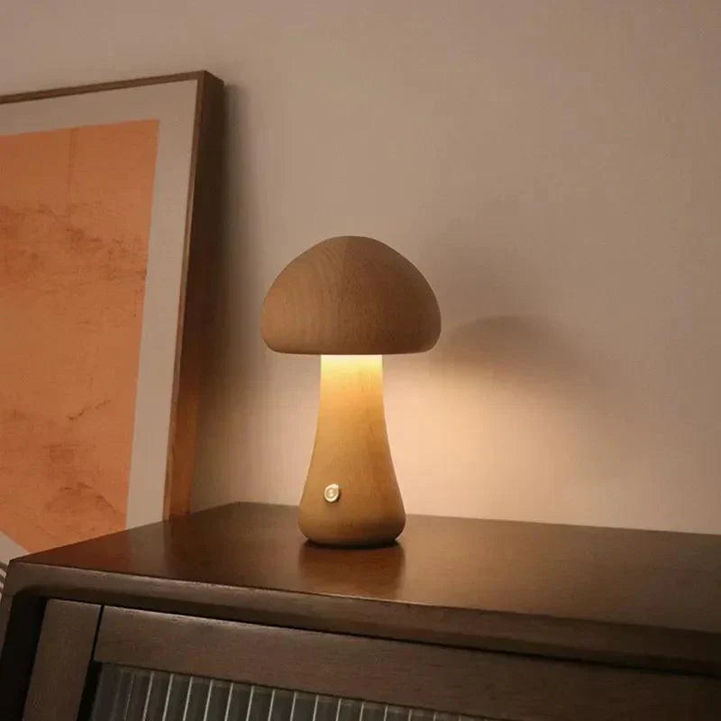 Kabellose Tischlampe Mushglow in Pilzform – Holz und Schaumstoff, Dimmfunktion, wiederaufladbar via USB