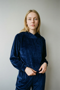 Blaues Set aus Polyester in Cord-Optik mit Kapuzenoberteil und weiter Hose