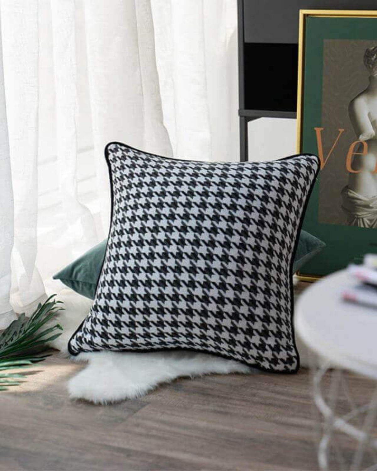 Kissenbezug im Pied-de-Poule-Design