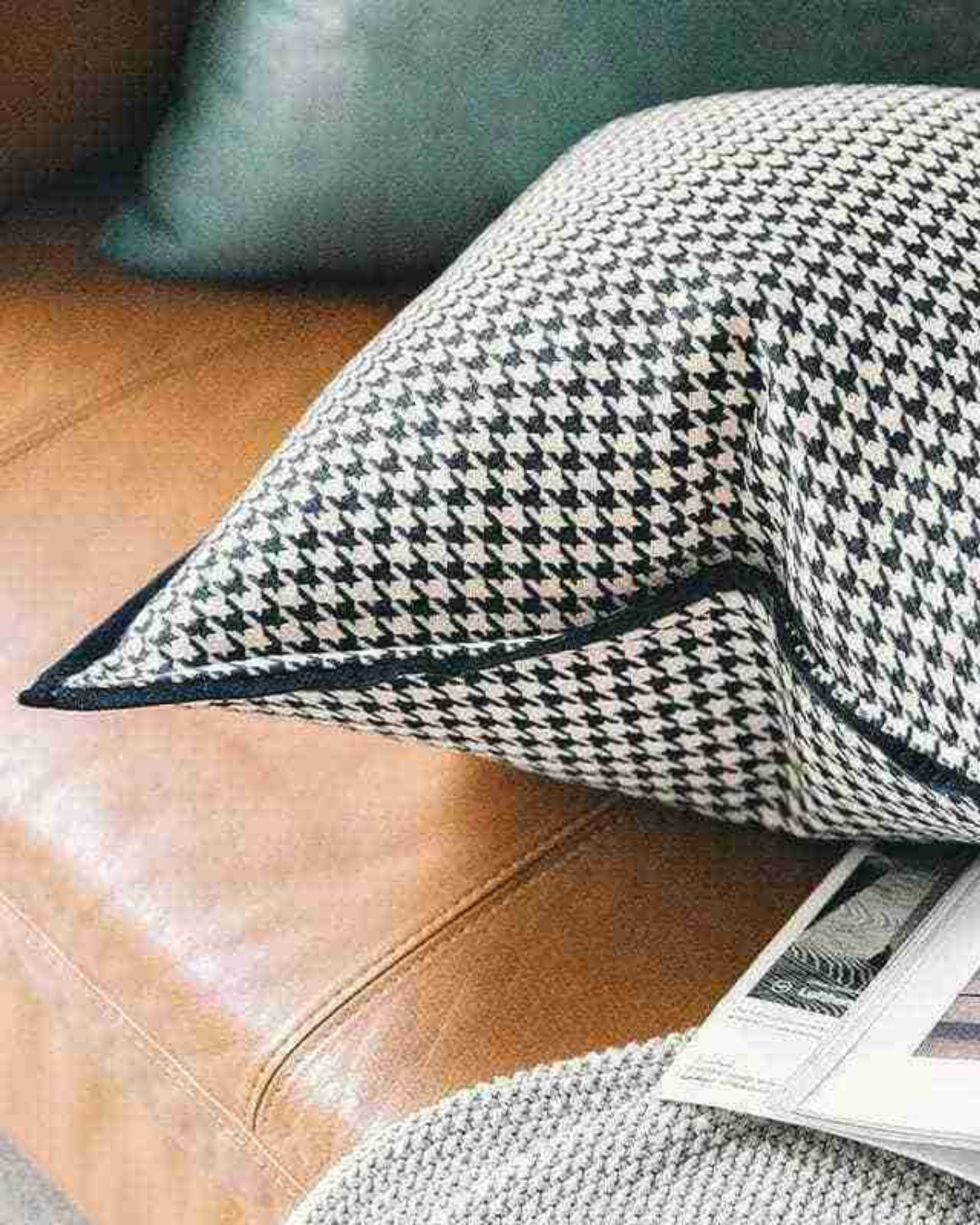 Kissenbezug im Pied-de-Poule-Design