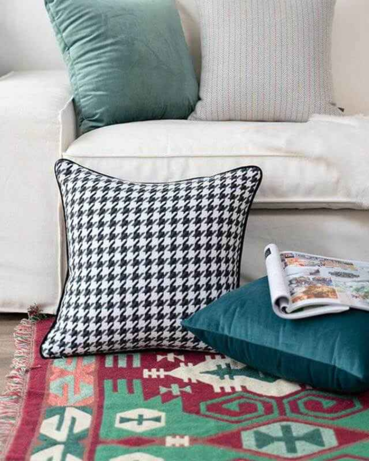 Kissenbezug im Pied-de-Poule-Design