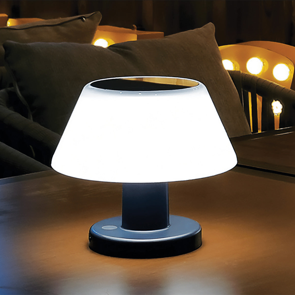 Wasserdichte solarbetriebene LED-Tischlampe IP65 - Umweltfreundliche Beleuchtung mit Solarenergie