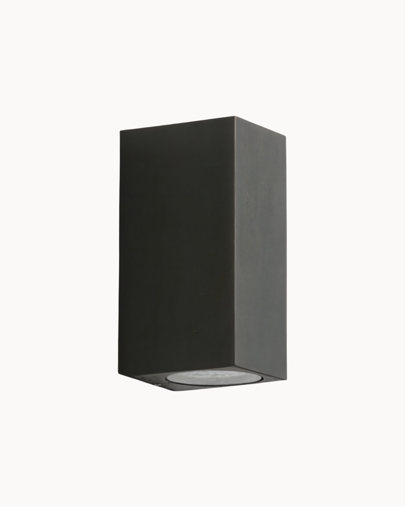 Minimalistische Wandleuchte aus Metall und Glas 1
