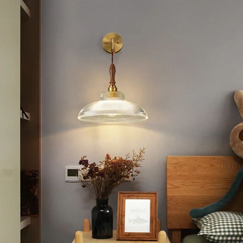 Eleganter Holz-Schirm für Lampen WoodLux für eine retro Beleuchtungsatmosphäre
