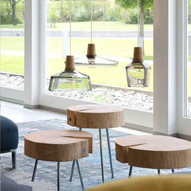 Moderne Pendelleuchte mit Holzfuß