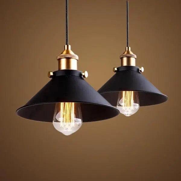 Moderne Pendelleuchte mit Schwarz-Gold Finish 3