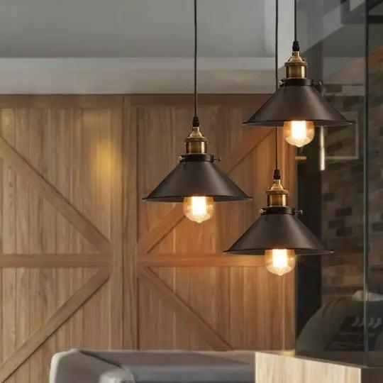 Moderne Pendelleuchte mit Schwarz-Gold Finish 5