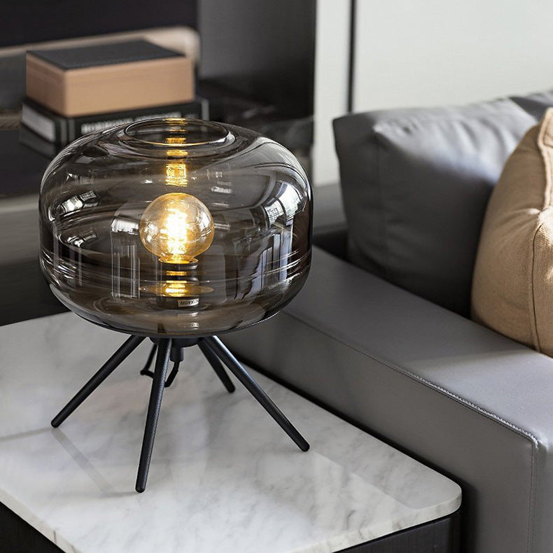Moderne Tischlampe mit Kuppelglas 1