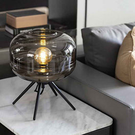 Moderne Tischlampe mit Kuppelglas