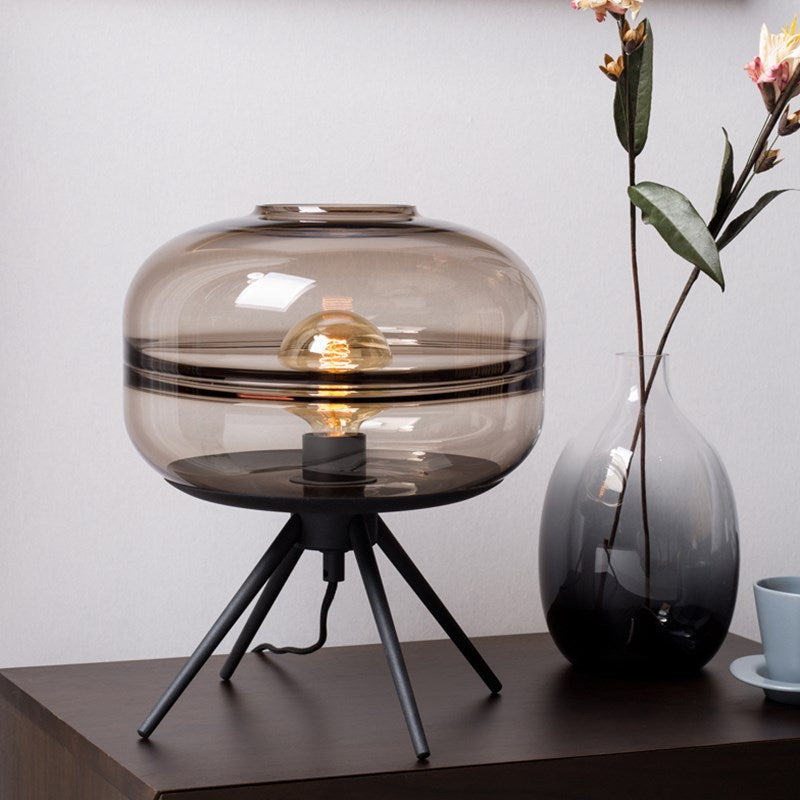 Moderne Tischlampe mit Kuppelglas 2