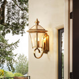Charmante Retro Außenwandleuchte für einen stilvollen und stimmungsvollen Garten Steigern Sie Ihre Außenbeleuchtung mit dieser eleganten Messinglampe