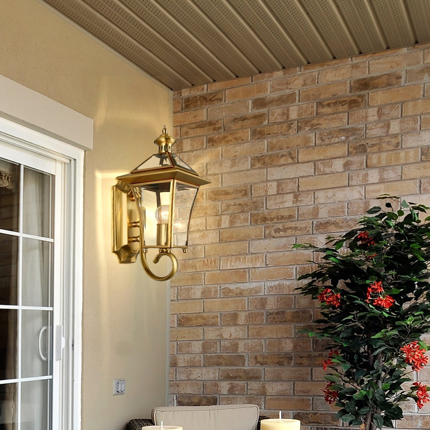 Olivara - Charmante Retro Außenwandleuchte für einen stilvollen und stimmungsvollen Garten Steigern Sie Ihre Außenbeleuchtung mit dieser eleganten Messinglampe