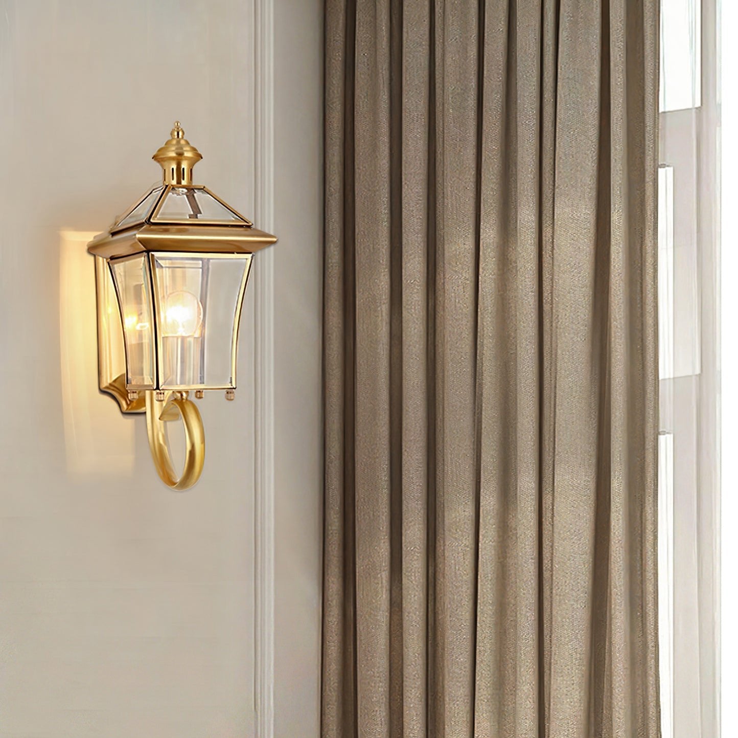 Olivara - Charmante Retro Außenwandleuchte für einen stilvollen und stimmungsvollen Garten Steigern Sie Ihre Außenbeleuchtung mit dieser eleganten Messinglampe