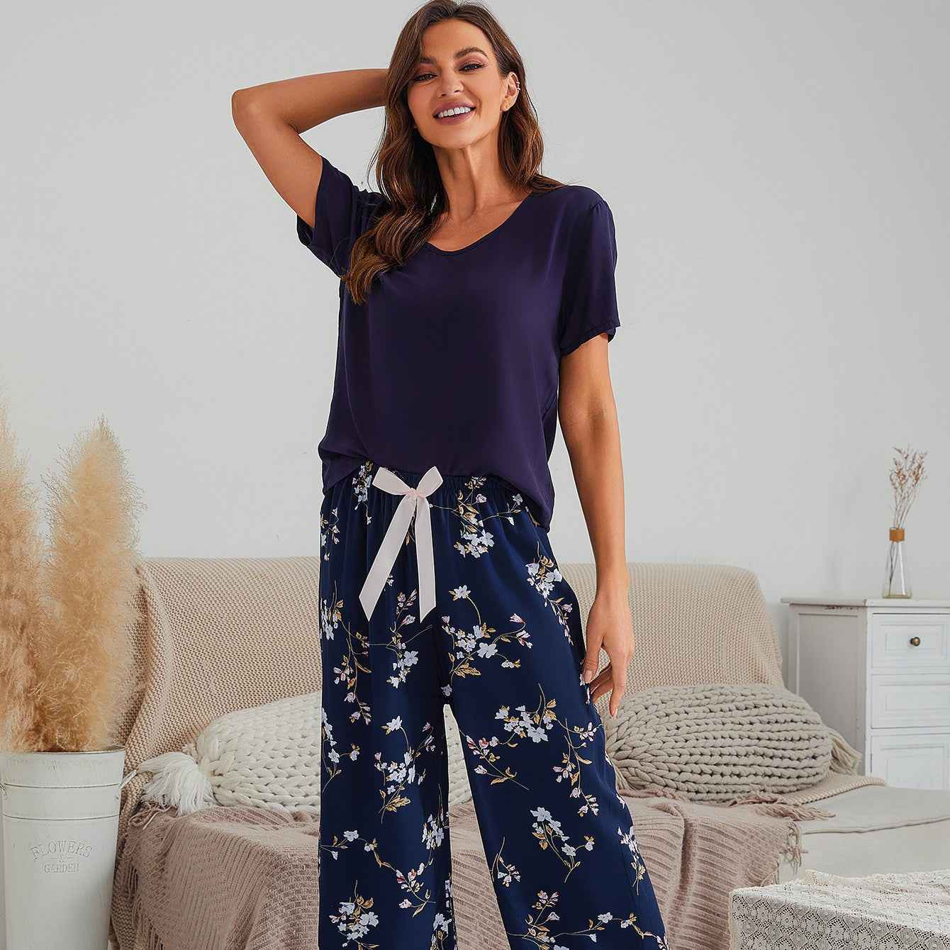 Bequemes und elegantes Wetsschutz: Sommer-Crépe-Baumwoll-Pyjama-Set