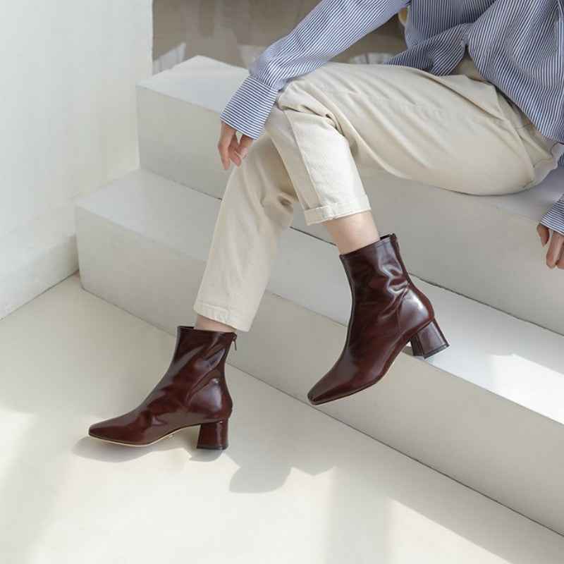 Klassische Blockabsatz-Schuhe für den Knöchel