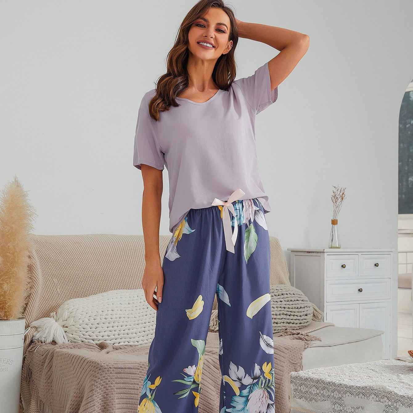 Bequemes und elegantes Wetsschutz: Sommer-Crépe-Baumwoll-Pyjama-Set