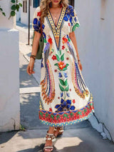 Maxi-Kleid mit V-Ausschnitt, lockere Silhouette und kurzen Ärmeln