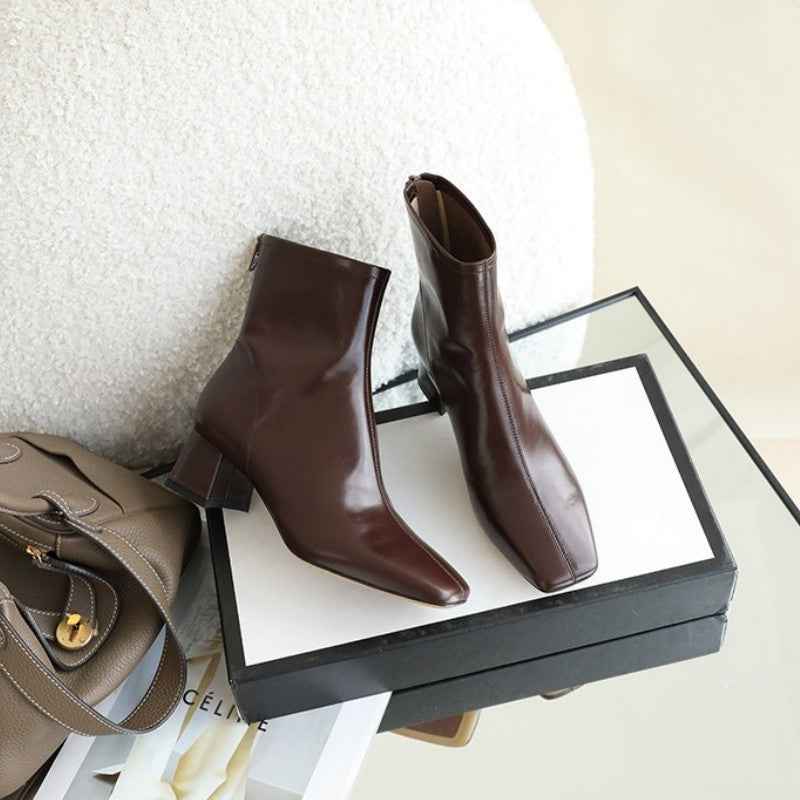 Klassische Blockabsatz-Schuhe für den Knöchel