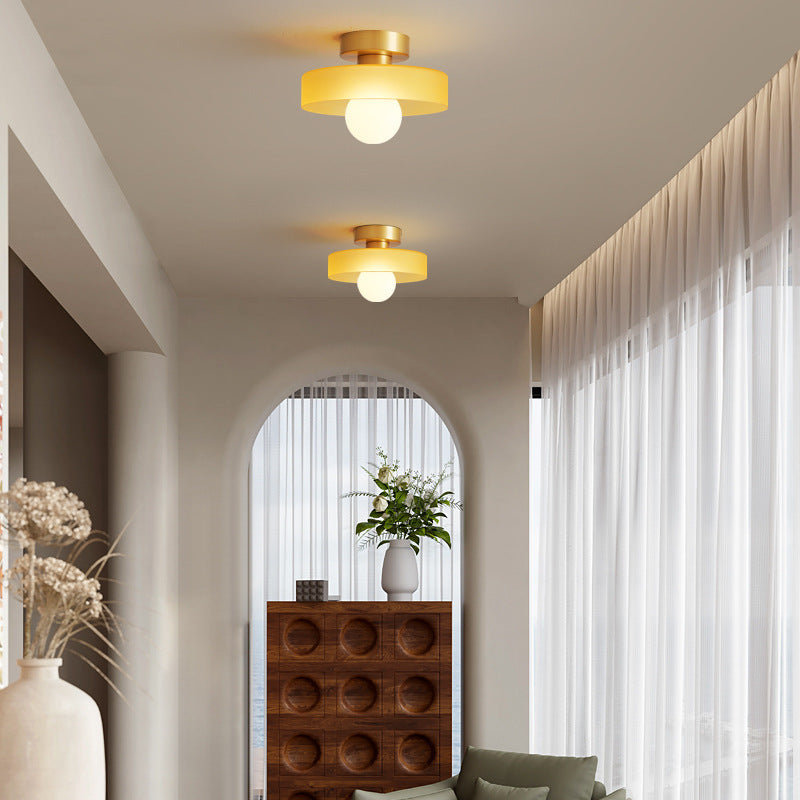 Velastra - elegante französische Deckenleuchte im zeitlosen Bauhaus-Stil