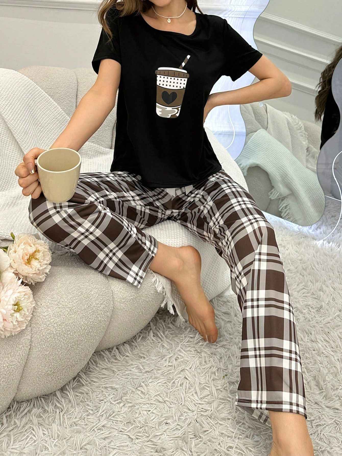 Bequemes und elegantes Wetsschutz: Sommer-Crépe-Baumwoll-Pyjama-Set