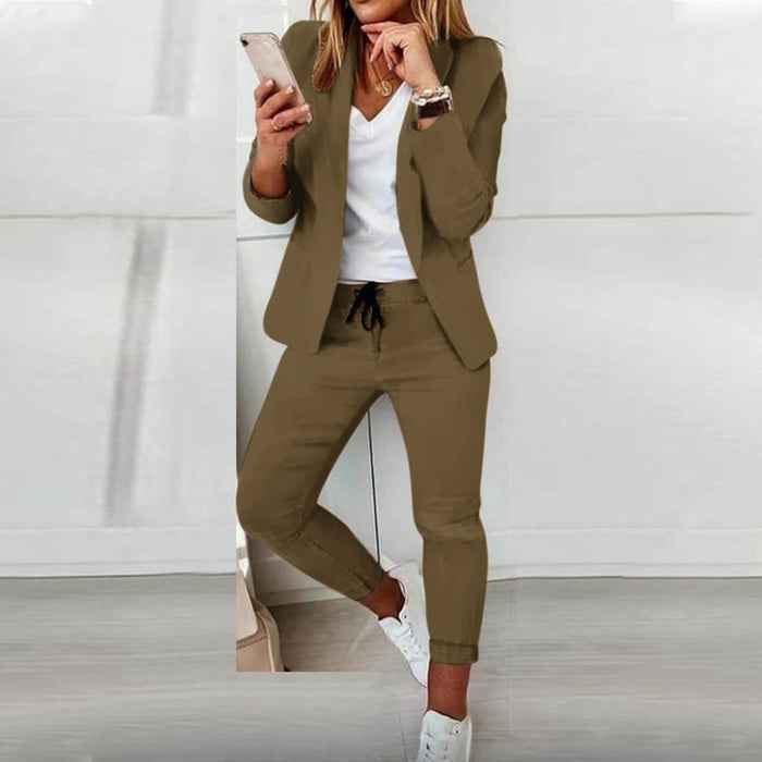 Ein elegantes Florence Damen-Outfit: Vielseitiger Blazer und bequeme Jogger-Hose