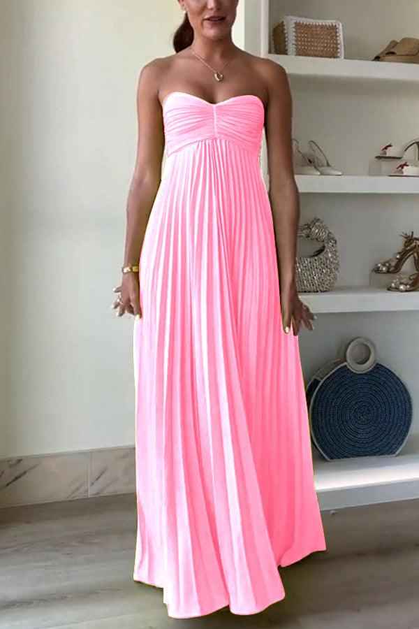 Schlicht-elegantes Bandeaukleid mit Falten und Schleife
