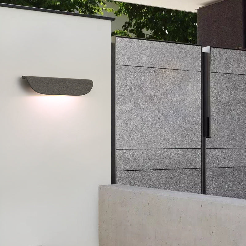 Astoria - Innovative Wasserdichte Gebogene Außenwandleuchte für eine Schlichte und Funktionale Beleuchtung