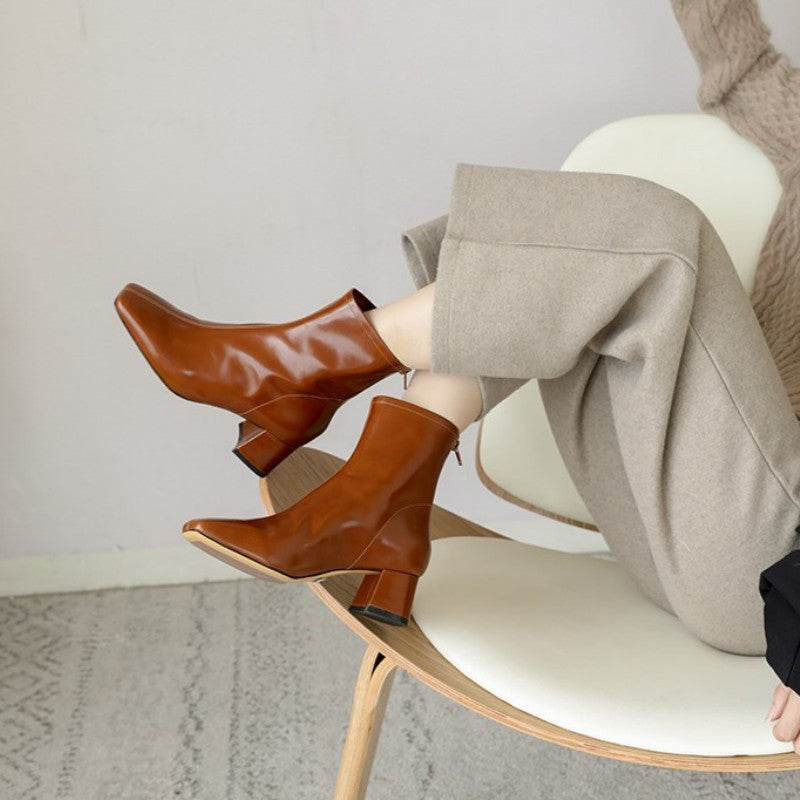 Klassische Blockabsatz-Schuhe für den Knöchel