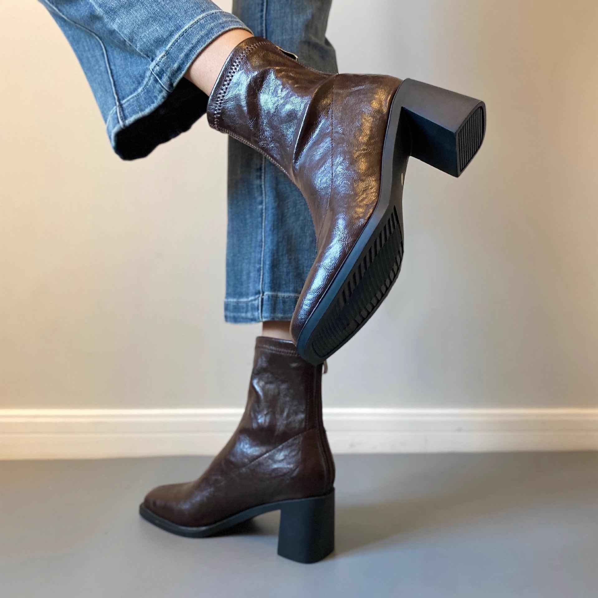 Elegante und trendige Schuhe mit quadratischem Absatz