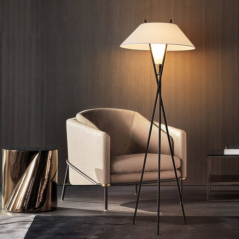 Floravine - Elegante Stoffen Stehlampe für eine Warme und Stilvolle Beleuchtung