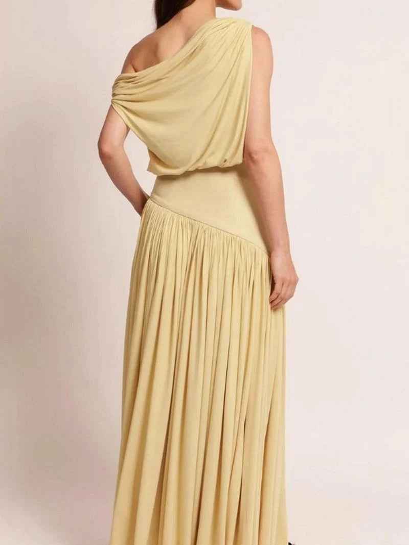 Elegantes langes Schulterfreies Kleid mit asymmetrischem Ausschnitt