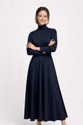 Elegante abito in maglia blu scuro con collo alto da donna