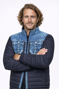 Chaqueta con look clásico de mezclilla de doble capa – estilo atemporal y comodidad adicional