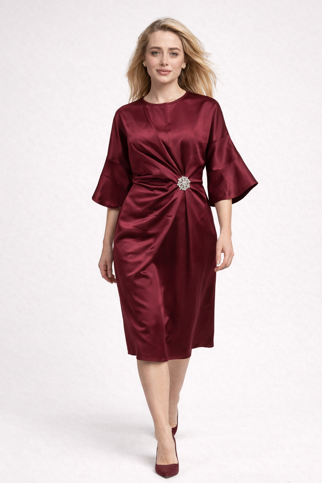 Elegantes schwarzes Satin-Maxikleid für einen atemberaubenden Abend